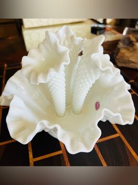 Fenton Vintage White Hobnail Milk Glass Epergne Vase no chips or cracks